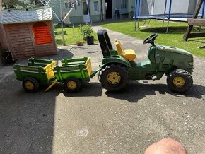 Dětský šlapací traktor