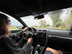 Palubní deska s airbagovou sadou