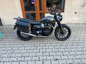 Triumph Street Twin