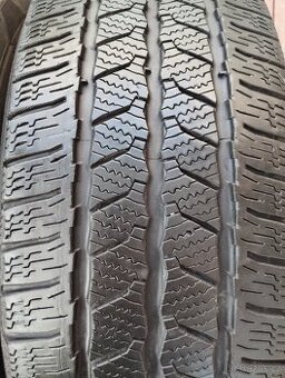 Pneu 215/60/R,16.C.Continental