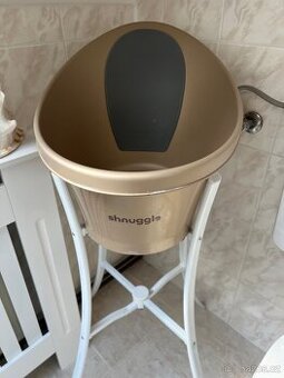 Vanička Shnuggle se stojanem