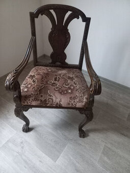 Starožitné křeslo