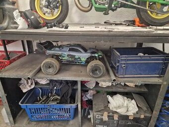 Rc model, 4x4, max rychlost přes 50km/h