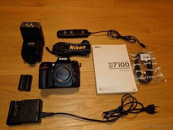 Nikon D7100 s příslušenstvím