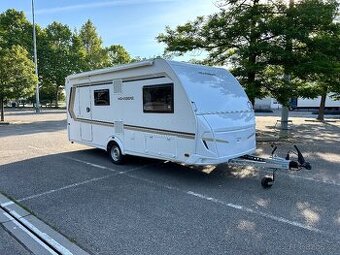 Karavan/obytný přívěs k pronájmu až pro 6 osob