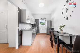 Prodej bytu 2+1, 43 m², Velké Březno, ul. Školní - 1