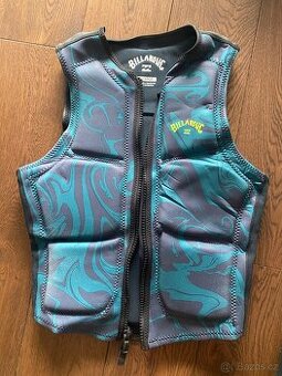 Vesta na Wakeboard