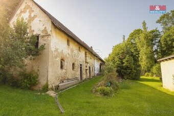 Prodej zemědělské stavby s pozemkem 5600 m2, Klokočov - 1