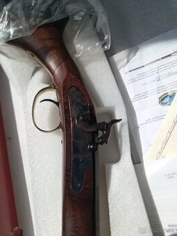 Perkusní puška Buskskiner r.45