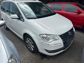 VW TOURAN 2,0 TDi RV 2009 = 7. SEDADEL ZA 59000 KČ