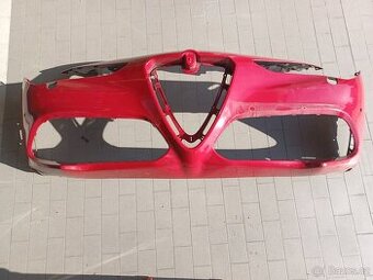 Prodám přední originál nárazník Stelvio