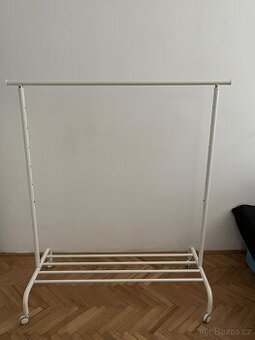 Šatní stojan na oblečení - IKEA RIGGA