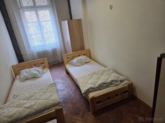 Dlouhodobé ubytování - volný pokoj pro 1 osobu.Centrum Prahy