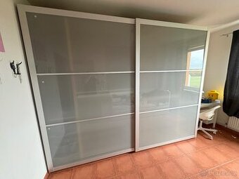 Šatní skříň 300x240x68