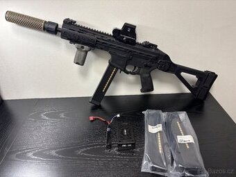 Airsoftová zbraň UTR45 Falcon + DOPLŇKY