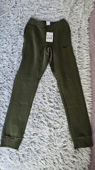 Nike panske tepláky  xs