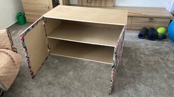 Nástavec na skříň