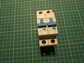 Jednopolove jistice Schrack D10 (10 A)