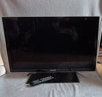 TV 32" Samsung UE32D5000 - osobní odběr Praha