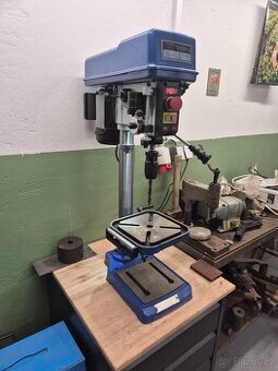 Stolní sloupová vrtačka s variátorem