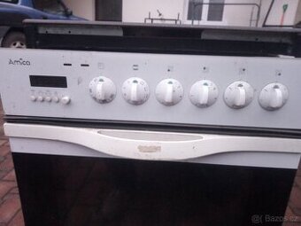 Sklokeramická varná deska a sporák