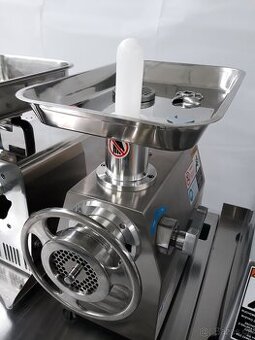 Mlýnek na maso 22 Řeznický vlček, Řezačka masa 22 - 1