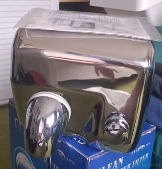 Nerezový vysoušeč rukou