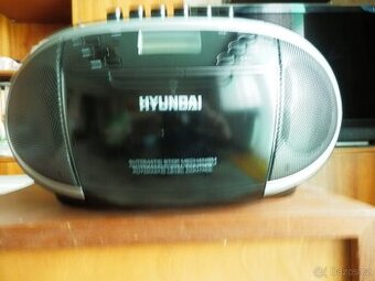 Přenosný radiomagnetofon