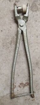 Prodám kleště Chirana na ušní známky pro hospodářská zvířata