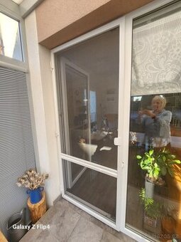 Síťové dveře proti hmyzu