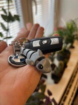 Antistresová pohyblivá klíčenka - roztmilý 3D žralok