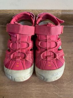 Dětské letní sandálky – ideální na hřiště ☀️