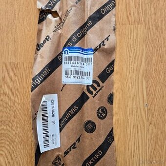 Dodge Challenger Mopar 55399123AG nový originální díl