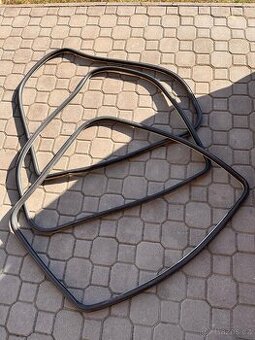 Těsnění dveří Škoda Fabia 1