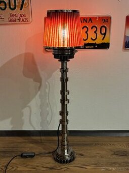 Lampička z vačky a filtru