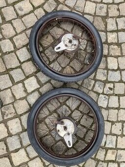 Kola na starý motocykl