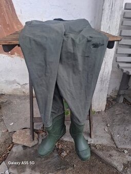 Gumáky prsačky Behr