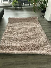 Růžový koberec MALAGA 140x200