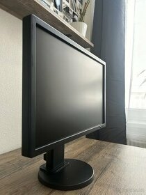 Monitor NEC MultiSync E222W, černý - LCD monitor 22" - 1