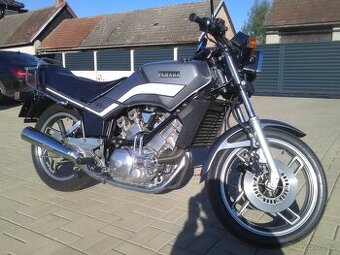 Yamaha xz 550