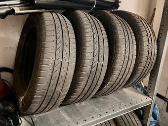 Yaris kompletní 15" kola včetně krytů
