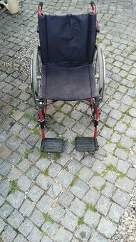 Invalidní vozík