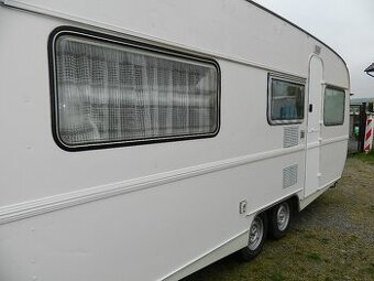 Dvouosý karavan Tabbert