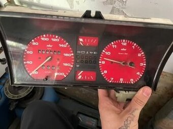 Budíky na Vw jetta/golf mk2