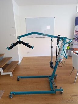 Prodáme elektrický zvedák AKS Foldy
