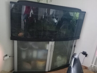 Prodám rohové akvárium 400l