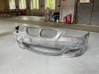 Prodám přední nárazník M5 look pro BMW E60