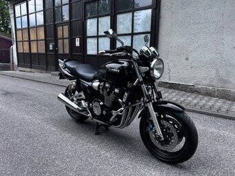 Yamaha XJR 1300