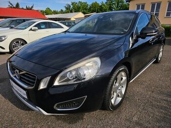 VOLVO V60 2012 T6 224 kW AWD 4x4 R-DESIGN,NAVI,PARK.KAMERA