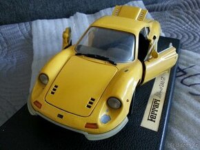 Starý model Ferrari Dino 246 GT ( retro model 24 cm ) - 1